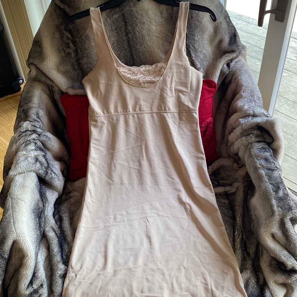 F.I.T. Figure Improving Technology Shape Wear Dre… - image 1